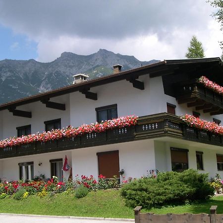 Pension Holzmann Leutasch Exteriör bild