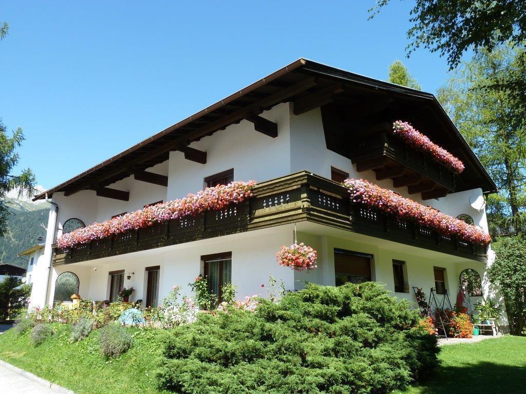 Pension Holzmann Leutasch Exteriör bild